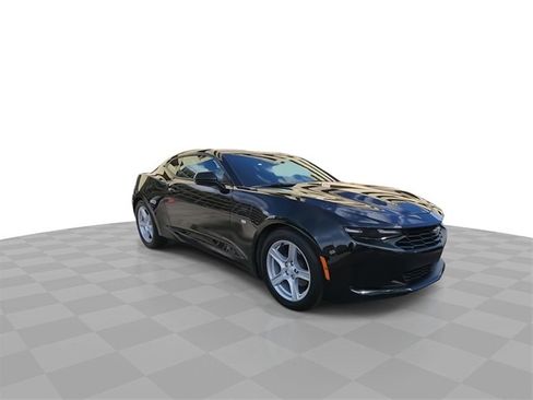 Used 2020 Chevrolet Camaro LT image 2