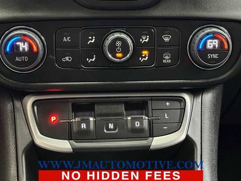 Used 2022 GMC Terrain SLT w/ Tech Package image 40