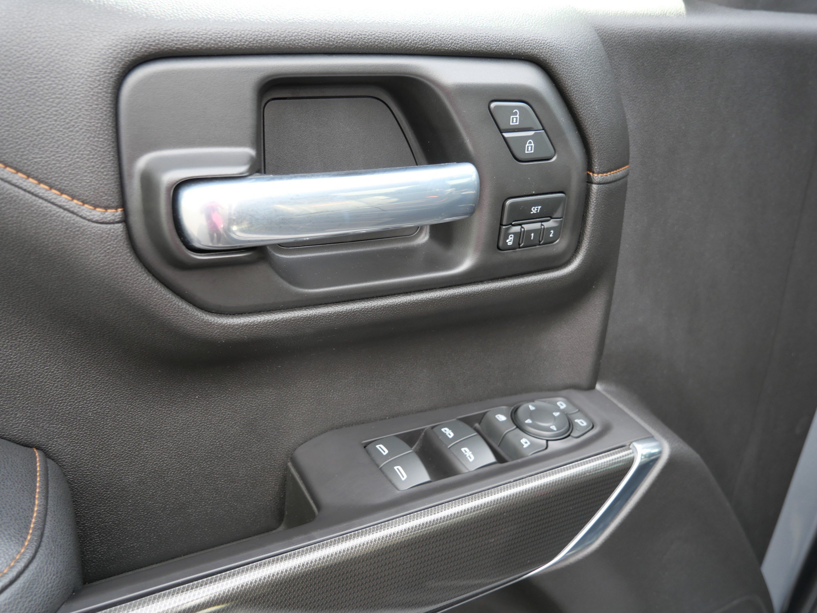 Used 2021 GMC Sierra 1500 AT4 w/ AT4 Value Package AWD/4WD image 18