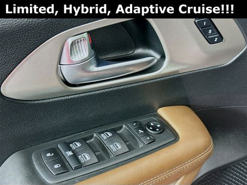 Used 2021 Chrysler Pacifica Limited image 19