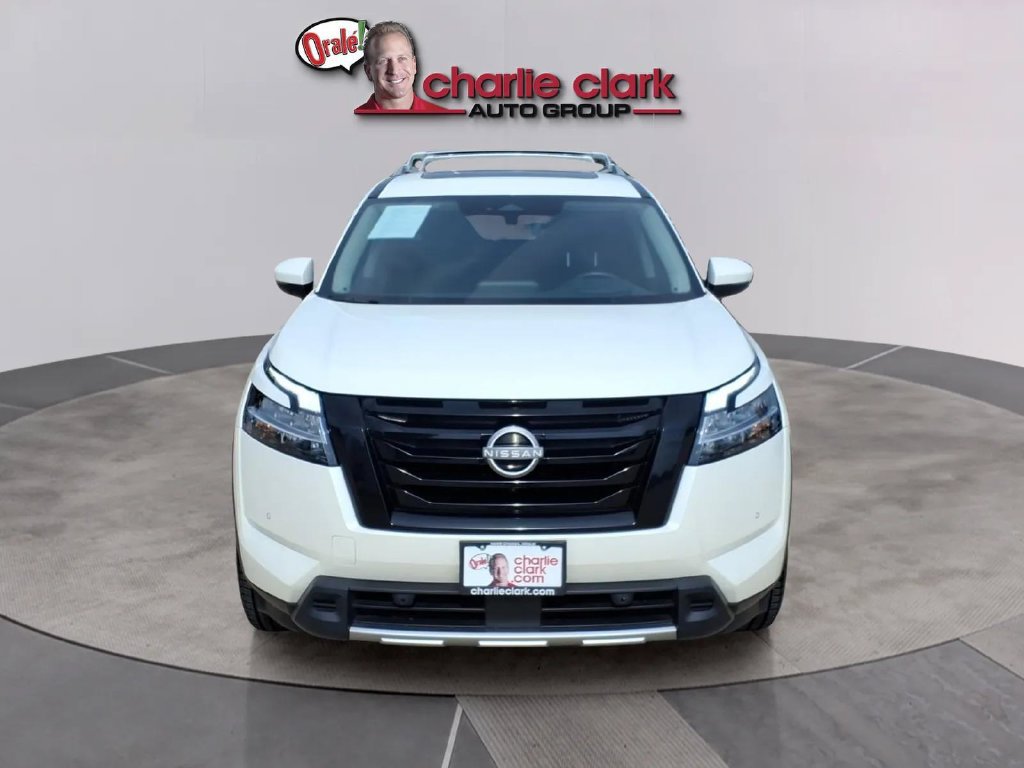 Used 2024 Nissan Pathfinder Platinum w/ Black Appearance Package FWD image 28