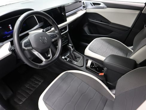 Used 2025 Volkswagen Taos SE FWD image 23