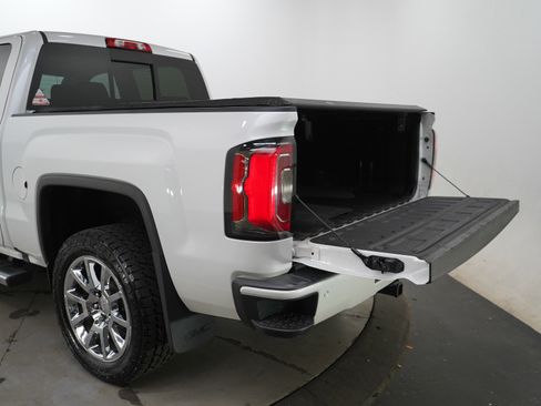Used 2018 GMC Sierra 1500 Denali image 9