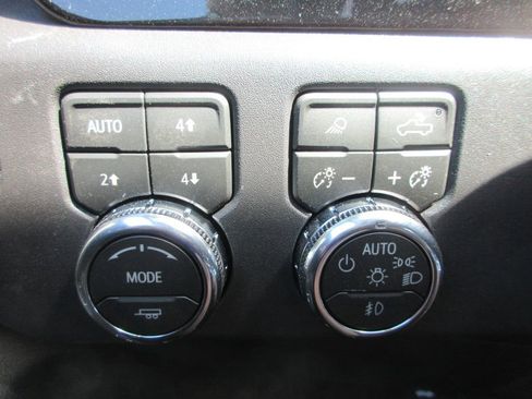 New 2026 GMC Sierra 1500 SLT w/ SLT Convenience Package image 17