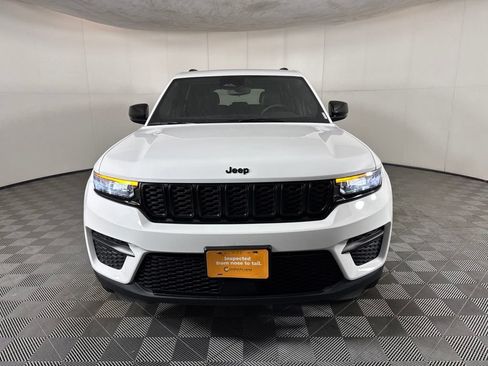 Certified 2023 Jeep Grand Cherokee Altitude AWD/4WD image 2