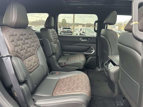 New 2026 Nissan Armada Platinum image 11