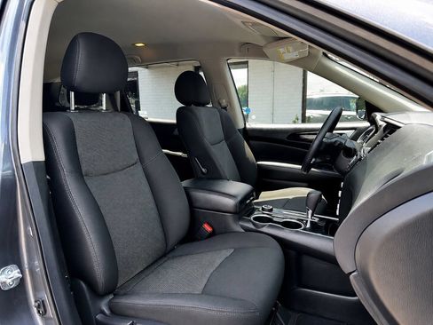 Used 2020 Nissan Pathfinder S AWD/4WD image 27