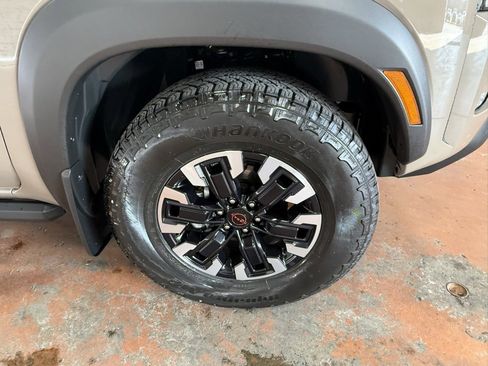 Used 2023 Nissan Frontier PRO-4X w/ Pro Convenience Package image 11