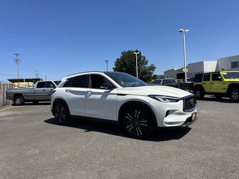 Used 2021 INFINITI QX50 Luxe w/ Appearance Package image 7