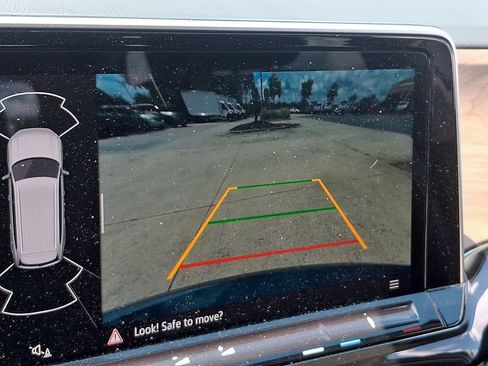Used 2025 Volkswagen Atlas SE FWD image 17