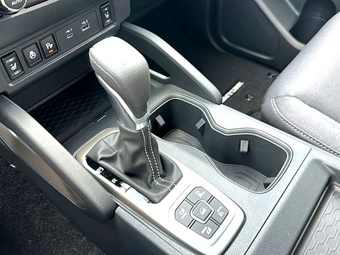 New 2026 Nissan Frontier SV w/ SV Convenience Package image 25