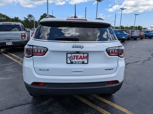 Used 2022 Jeep Compass Latitude AWD/4WD image 7