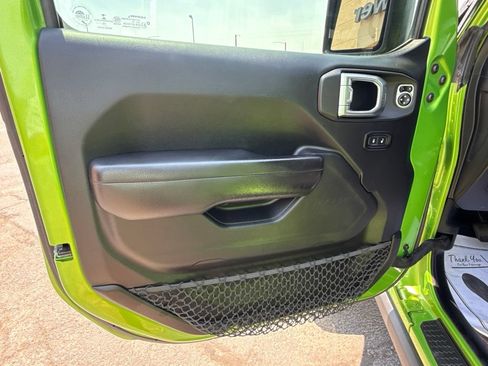 Used 2018 Jeep Wrangler Unlimited Rubicon AWD/4WD image 15
