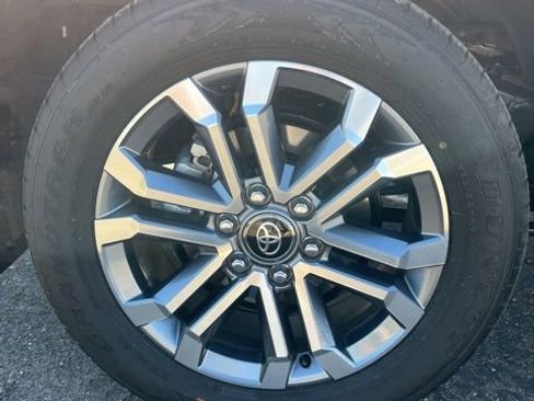 Used 2026 Toyota 4Runner Limited image 30