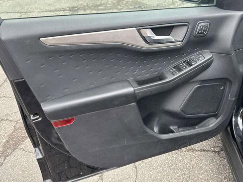 Used 2020 Ford Escape SEL image 18