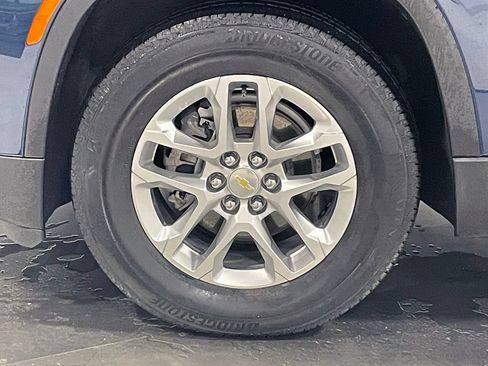 Used 2023 Chevrolet Traverse LS AWD/4WD image 17