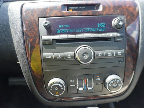 Used 2013 Chevrolet Impala LT FWD image 31