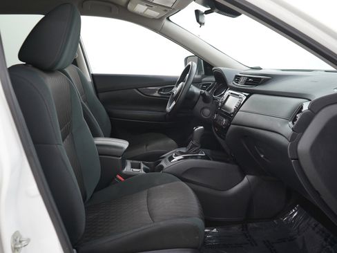 Used 2020 Nissan Rogue S AWD/4WD image 12