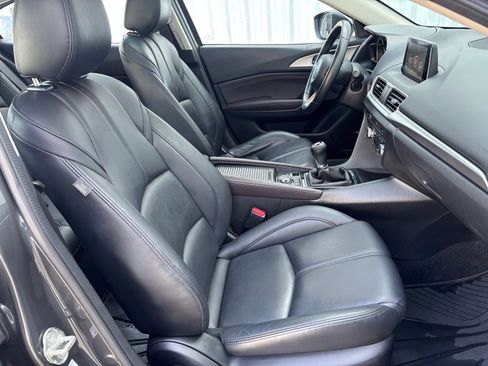 Used 2018 MAZDA MAZDA3 Touring image 38