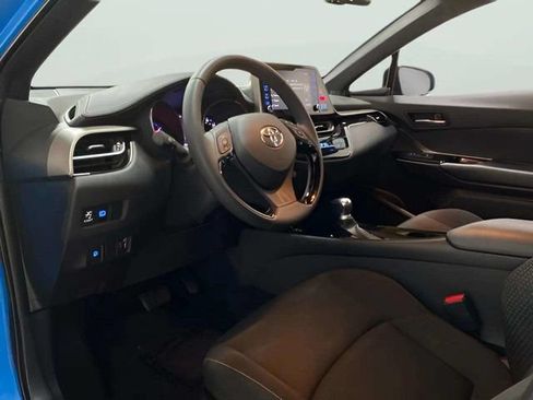 Used 2019 Toyota C-HR XLE FWD image 17