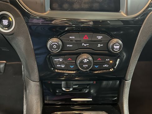 Used 2021 Chrysler 300 S image 20