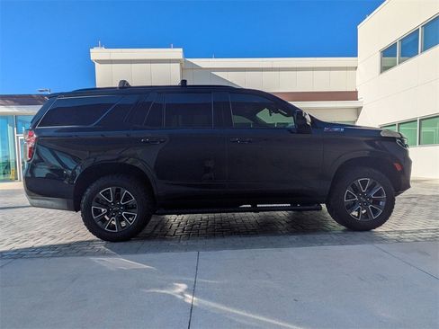 Used 2021 Chevrolet Tahoe Z71 image 3