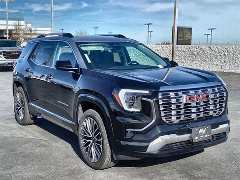 Used 2026 GMC Terrain Denali w/ LPO, Floor Liner Package image 39