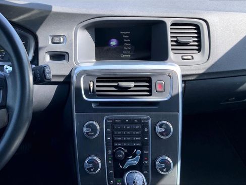 Used 2016 Volvo V60 T5 Premier w/ Convenience Package image 6