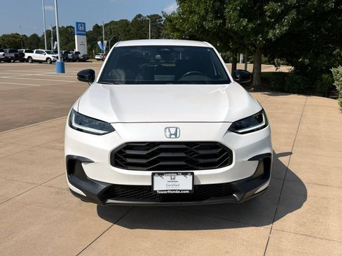 Used 2023 Honda HR-V Sport image 2
