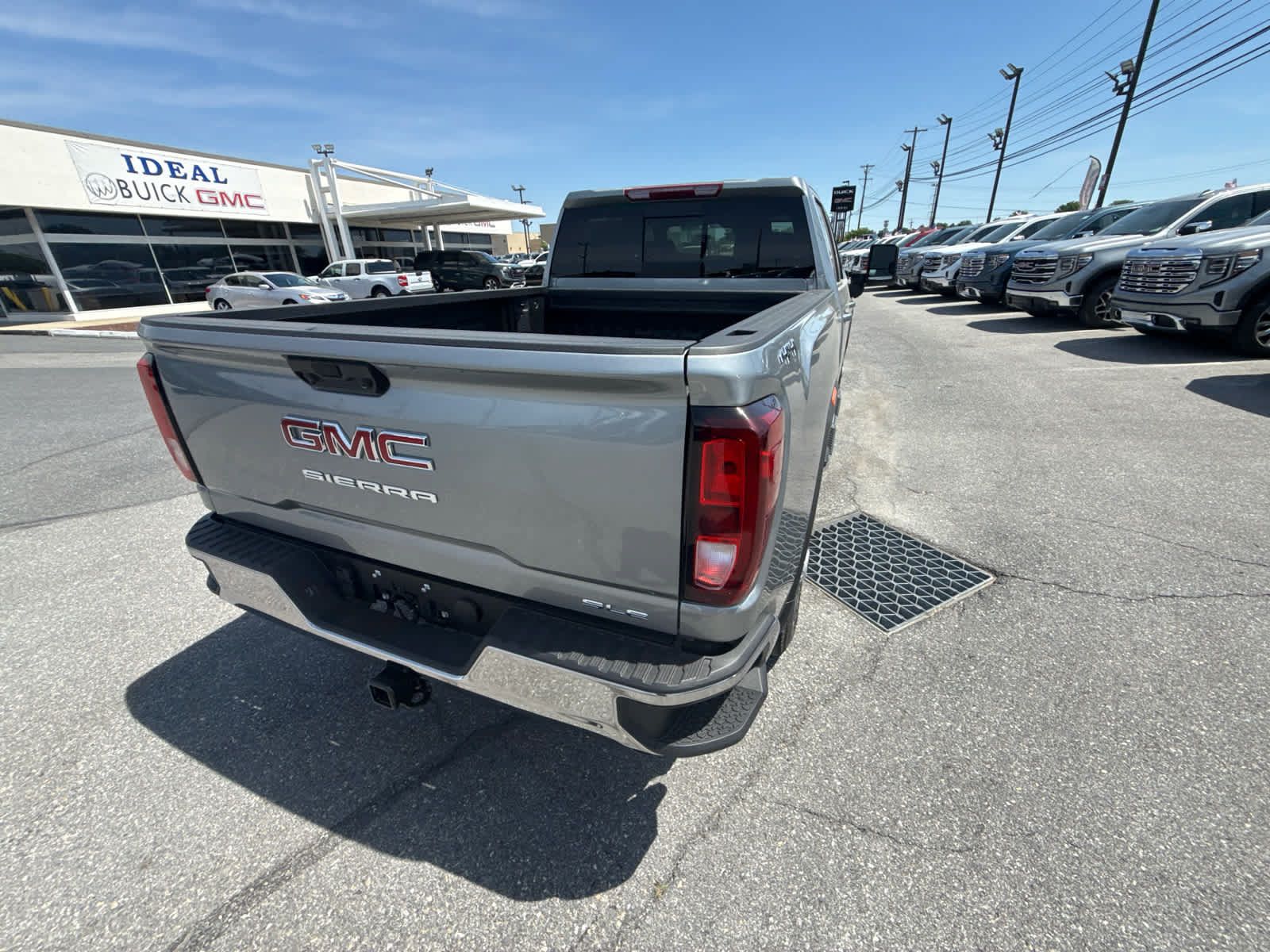 New 2026 GMC Sierra 2500 SLE w/ SLE Value Package; AWD/4WD image 10