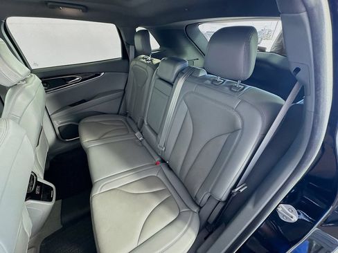 Used 2021 Lincoln Nautilus Reserve w/ Monochromatic Package FWD image 25