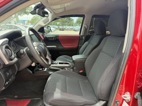 Certified 2022 Toyota Tacoma SR5 image 24