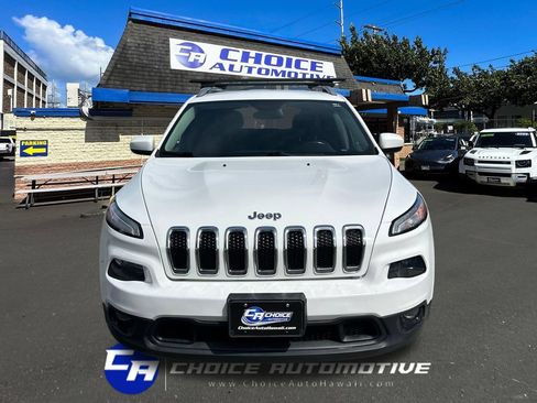 Used 2018 Jeep Cherokee Latitude Plus FWD image 11