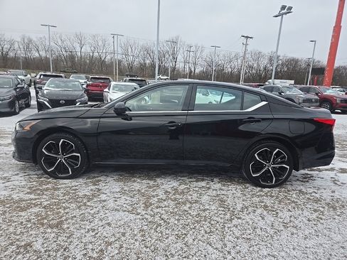 Used 2024 Nissan Altima 2.5 SR w/ SR Premium Package image 4