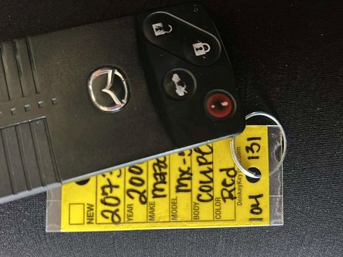 Used 2006 MAZDA MX-5 Miata Grand Touring w/ Premium Pkg image 36