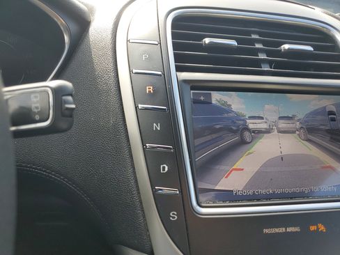 Used 2020 Lincoln Nautilus FWD image 18