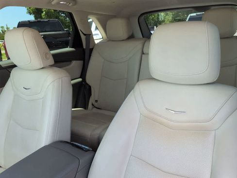 Used 2021 Cadillac XT5 Premium Luxury AWD/4WD image 8