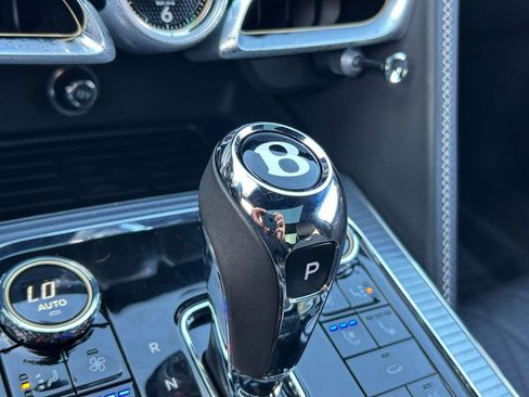 Used 2021 Bentley Flying Spur V8 image 59