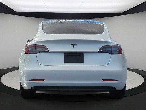 Used 2021 Tesla Model 3 Standard Range Plus image 7