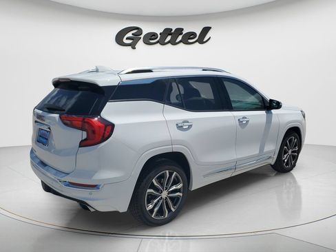 Used 2020 GMC Terrain Denali w/ Denali Premium Package FWD image 5