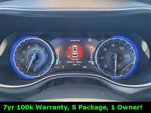 Used 2024 Chrysler Pacifica Limited w/ S Appearance Package image 31