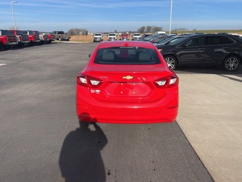 Used 2017 Chevrolet Cruze LT w/ Convenience Package image 6