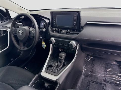 Certified 2021 Toyota RAV4 LE image 26