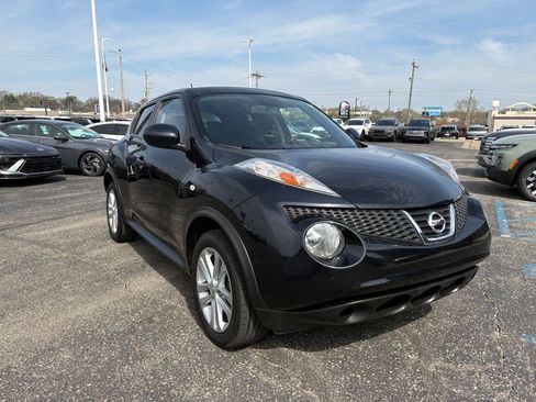 Used 2013 Nissan Juke SV image 3
