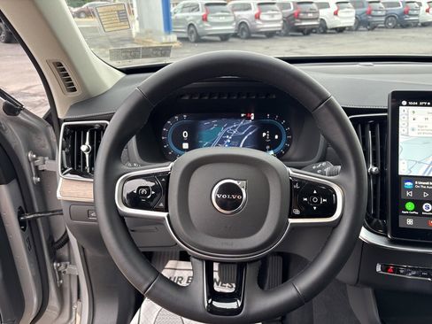 Certified 2025 Volvo XC90 B6 Plus image 23