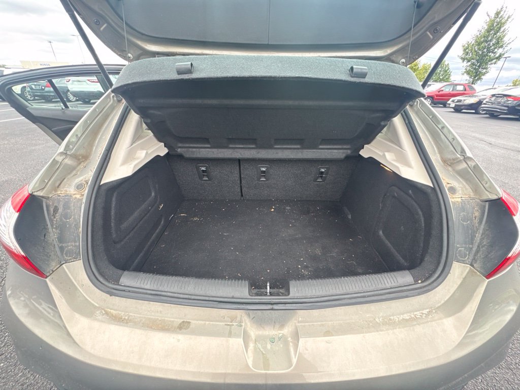 Used 2017 Chevrolet Cruze LT FWD image 4