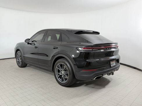 Certified 2024 Porsche Cayenne Coupe AWD/4WD image 3