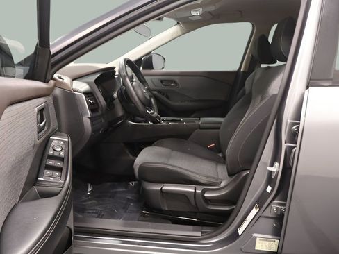 Used 2021 Nissan Rogue S FWD image 11