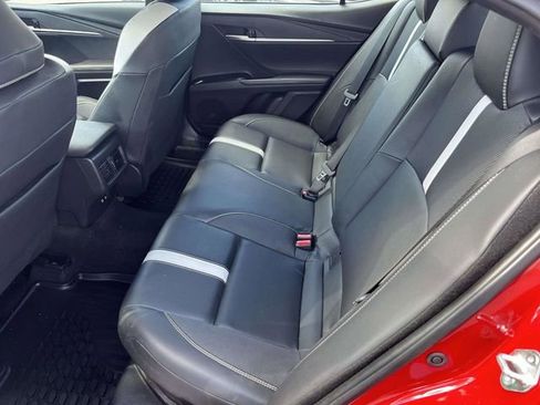 Used 2025 Toyota Camry SE image 7