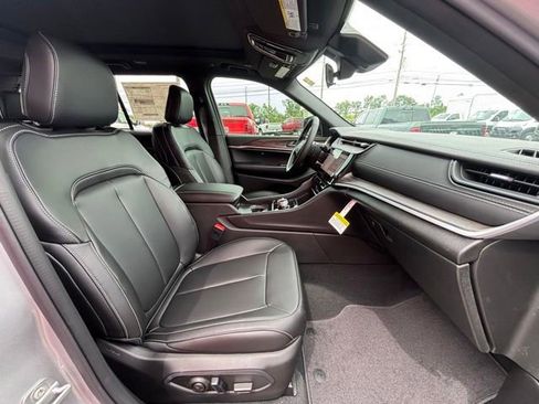 New 2026 Jeep Grand Cherokee Limited AWD/4WD image 7
